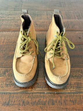 Caterpillar Tan Leather Chukka Boots with Yellow Laces SZ.8